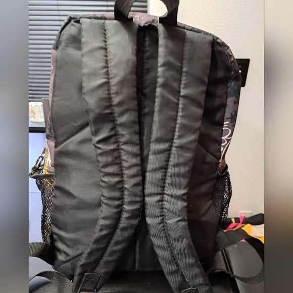 Men's Graffitti Covered Canvas Back Pack - Picture 6 of 9